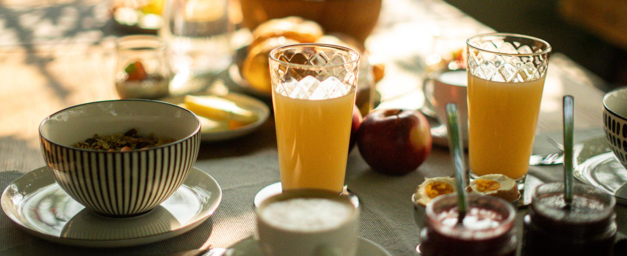 Bauernfrühstück auf der Blumenterrasse am Schlettererhof